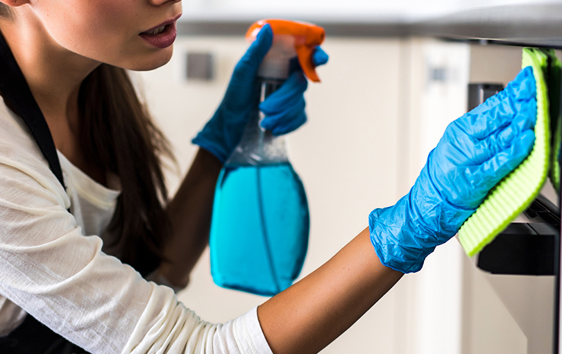 Descubra como limpar o forno a gás de forma simples e segura